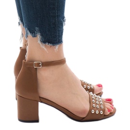 Sandalias de tacón camel 173-856 marrón 2