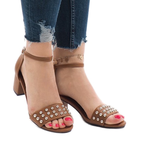 Sandalias de tacón camel 173-856 marrón 1