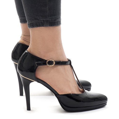 Bombas negras en el pilar A509-22-1 negro 1