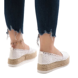 Alpargatas deportivas blancas en la plataforma 7801-P blanco 3