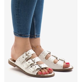 Zapatillas blancas con tachuelas y hebilla F-3659 blanco 1 Zapatillas blancas con tachuelas y hebilla F-3659 blanco 1