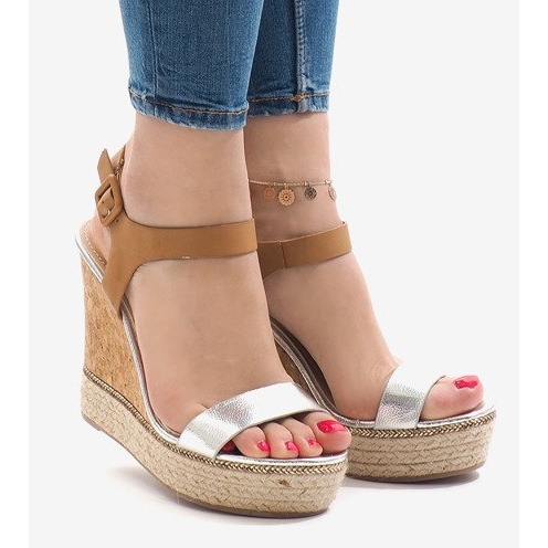 Sandalias de cuña lacadas plateadas VB76063 marrón 1