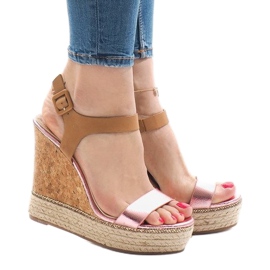 Sandalias de cuña lacadas rosa VB76063 1