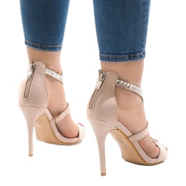 Sandalias beige con tacón B-60 3