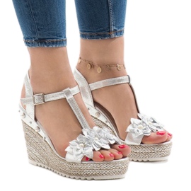 Sandalias de cuña plateadas con flores T-682-5 gris 1