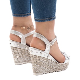 Sandalias de cuña plateadas con flores T-682-5 gris 3
