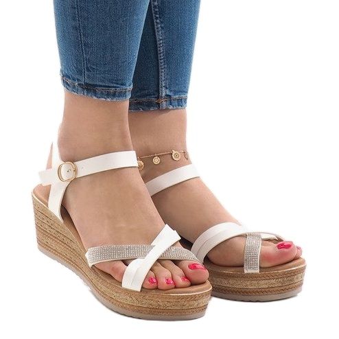 Sandalias blancas en la plataforma WS8816 blanco 1 Sandalias blancas en la plataforma WS8816 blanco 1