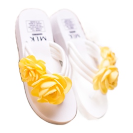 SHELOVET Chanclas ligeras con flores blanco 2 SHELOVET Chanclas ligeras con flores blanco 2