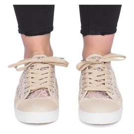 Zapatillas Dolita beige caladas 1