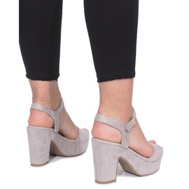 Sandalias grises del puesto de Boiset 1