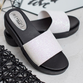SHELOVET Zapatillas de cuña de goma blanco 3
