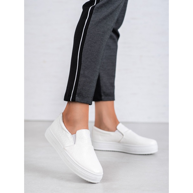 SHELOVET Slipons en la plataforma blanco 1