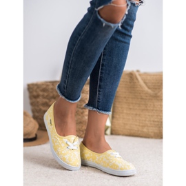 Deportivas con estampado VICES blanco amarillo 2 Deportivas con estampado VICES blanco amarillo 2