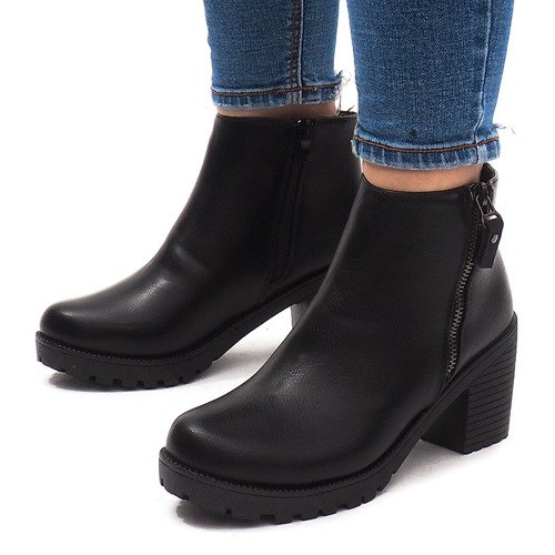 Botas calientes en un poste 3045-3 negro 1