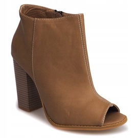 Botas abiertas en una barra Sarah Beige 3