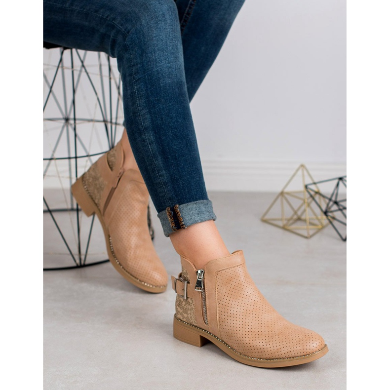 Bestelle Botas con estampado de serpiente en beige 1