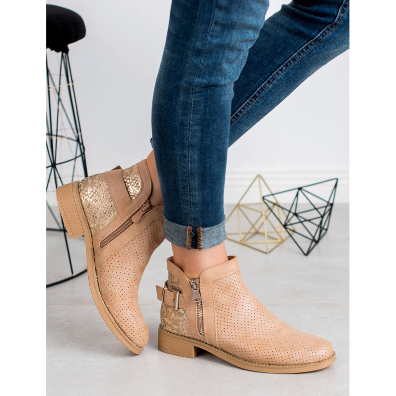 Bestelle Botas con estampado de serpiente en beige 2