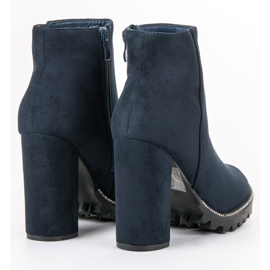 Kayla Botas en la plataforma azul marino 1