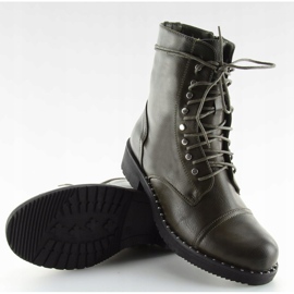 Bota verde con tachuelas B0-193 Verde 1