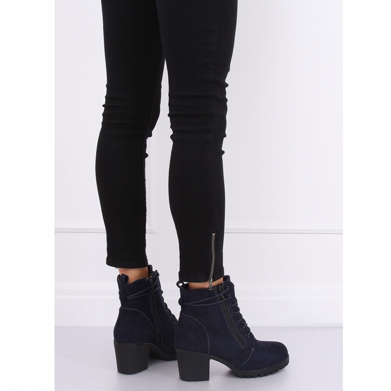 Botas azul marino en el protector W358 Azul 1 Botas azul marino en el protector W358 Azul 1