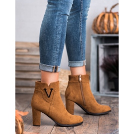 Vinceza Botines de gamuza en una barra marrón 4