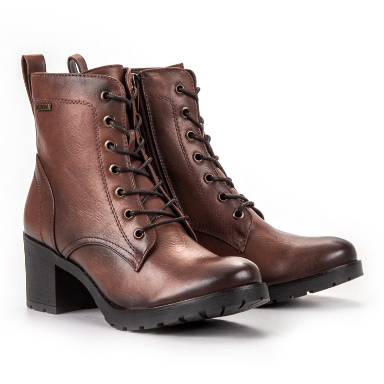 Botas con cordones marrones de VINCEZA marrón 1