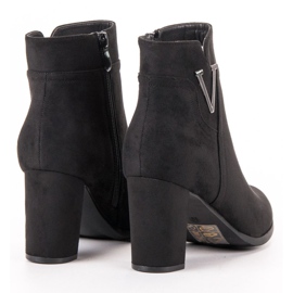 Vinceza Botines de gamuza en una barra negro 1
