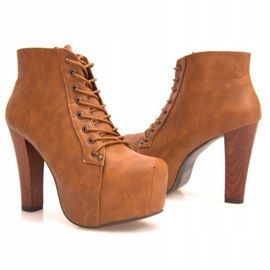 Botas sólidas en el talón K764 Camel marrón 2