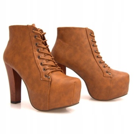 Botas sólidas en el talón K764 Camel marrón 3