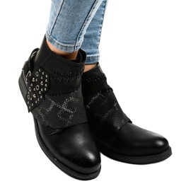 Botas negras aisladas con hebilla HFN-558 negro 1