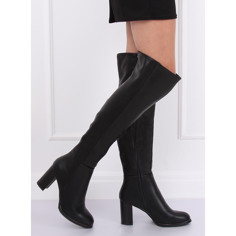 Botas por encima de la rodilla en el poste negro F128 Negro 2