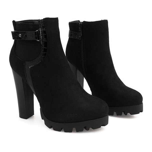Botas calientes en un poste Negro ZH669 2