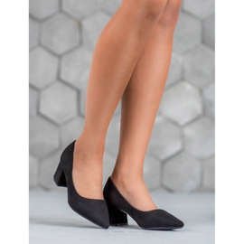 Ch. Creation Bombas negras en Spitz negro 3