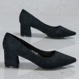 Ch. Creation Bombas negras en Spitz negro 1