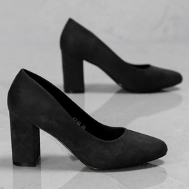 Ch. Creation Bombas en un pilar negro 1 Ch. Creation Bombas en un pilar negro 1