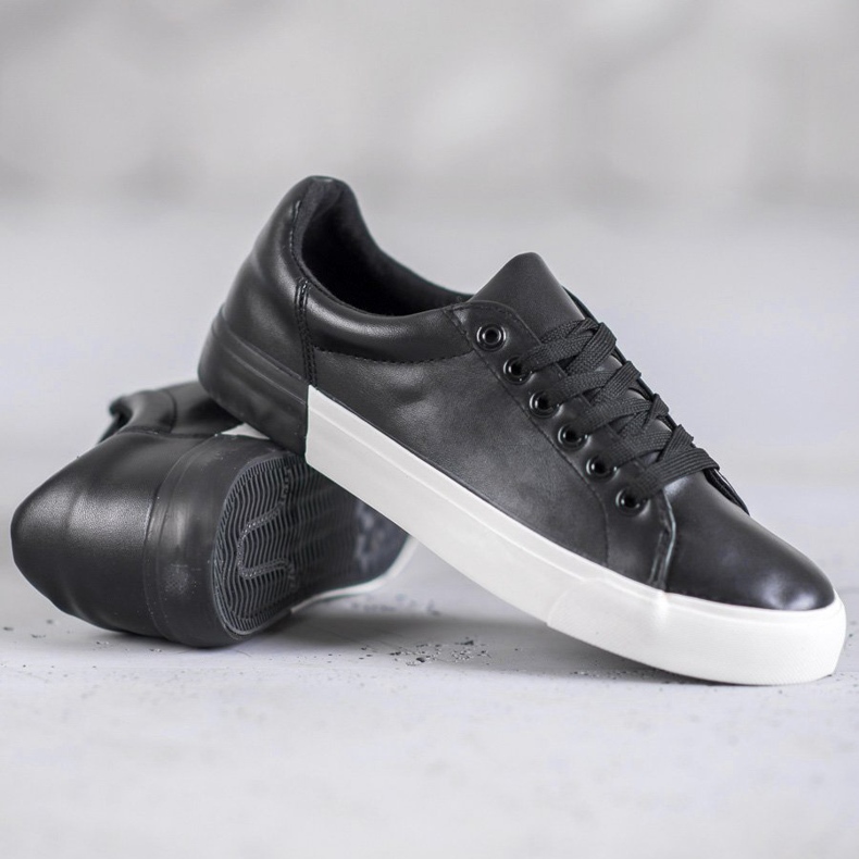 Bestelle Zapatillas de cuero ecológico negro 1