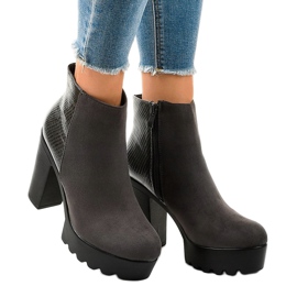 Botas de mujer grises en el poste A371-2 1 Botas de mujer grises en el poste A371-2 1