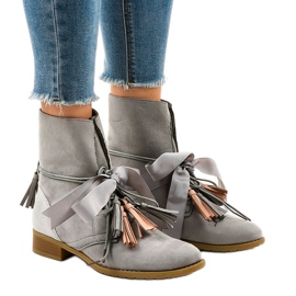 Botas planas grises atadas con flecos A-226 1 Botas planas grises atadas con flecos A-226 1