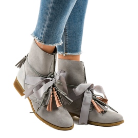 Botas planas grises atadas con flecos A-226 2 Botas planas grises atadas con flecos A-226 2