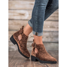 Corina Botas de terciopelo marrón 4