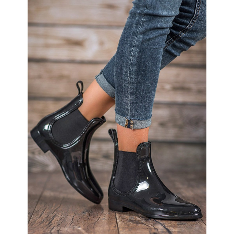 SHELOVET Chanclos lacados negro 2