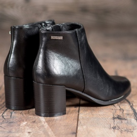 Botas en un poste VINCEZA negro 3