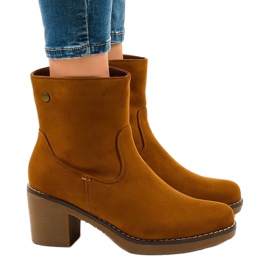 Tacones altos de ante marrón 8B852 2