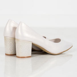 Goodin Bombas en un pilar gris 2 Goodin Bombas en un pilar gris 2