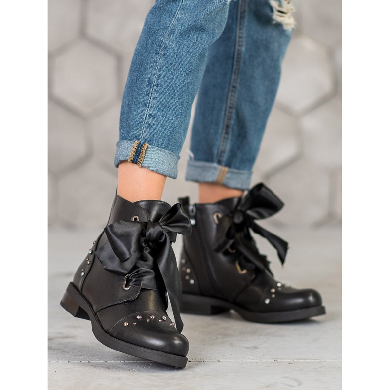Bestelle Botas con lazo negro 2