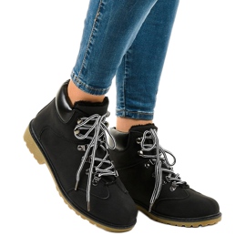 Botas negras aisladas DS1702 negro 1