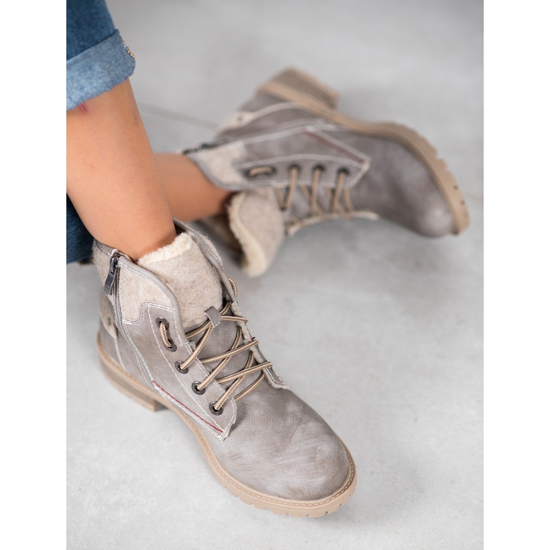 Goodin Tramperos en el control deslizante gris 1