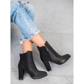 SHELOVET Botas en un poste negro 2 SHELOVET Botas en un poste negro 2