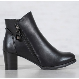 J. Star Botas calientes en el poste negro 6