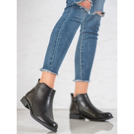J. Star Botas de tacón plano negro 5